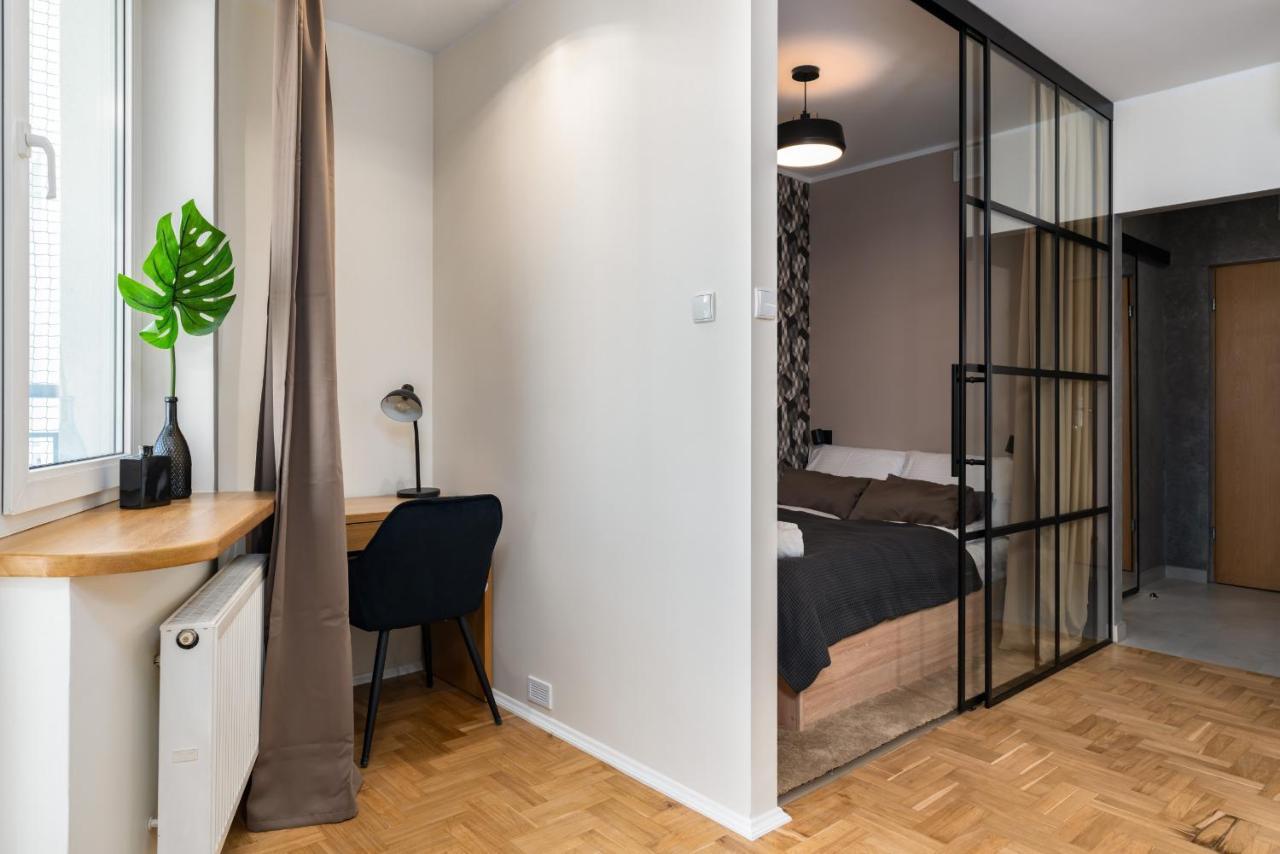 Modern&cozy Garbary With Parking And Balcony By Renters Posen