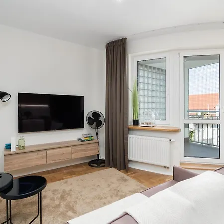 Modern&Cozy Garbary Apartment With Parking And Balcony By Noclegi Renters Poznan Exterior photo