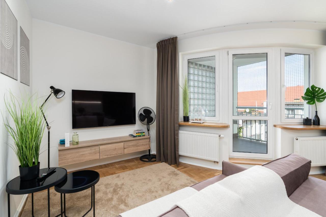Modern&cozy Garbary With Parking And Balcony By Renters *