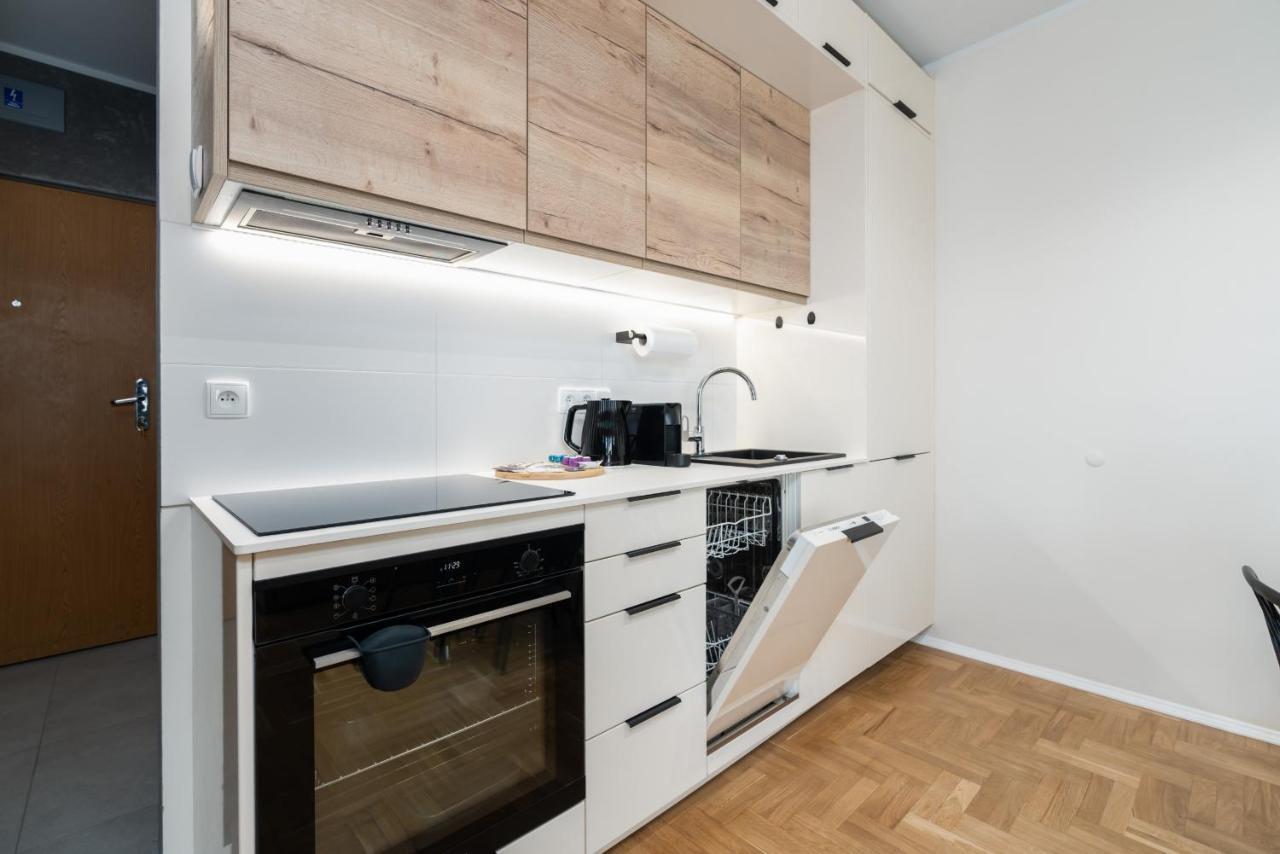 Modern&cozy Garbary With Parking And Balcony By Renters *
